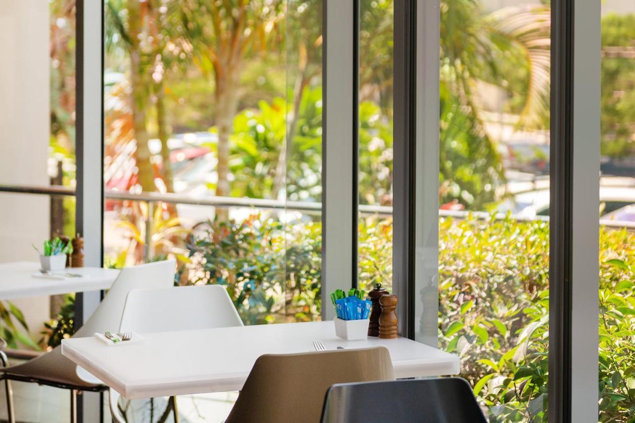 Peppers Salt Resort & Spa Kingscliff Exterior foto The interior of the restaurant