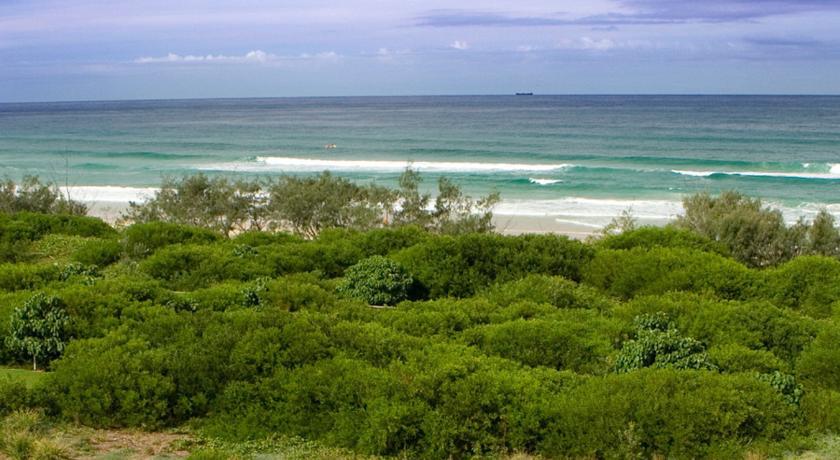 Peppers Salt Resort & Spa Kingscliff Exterior foto View of the beach from the headland